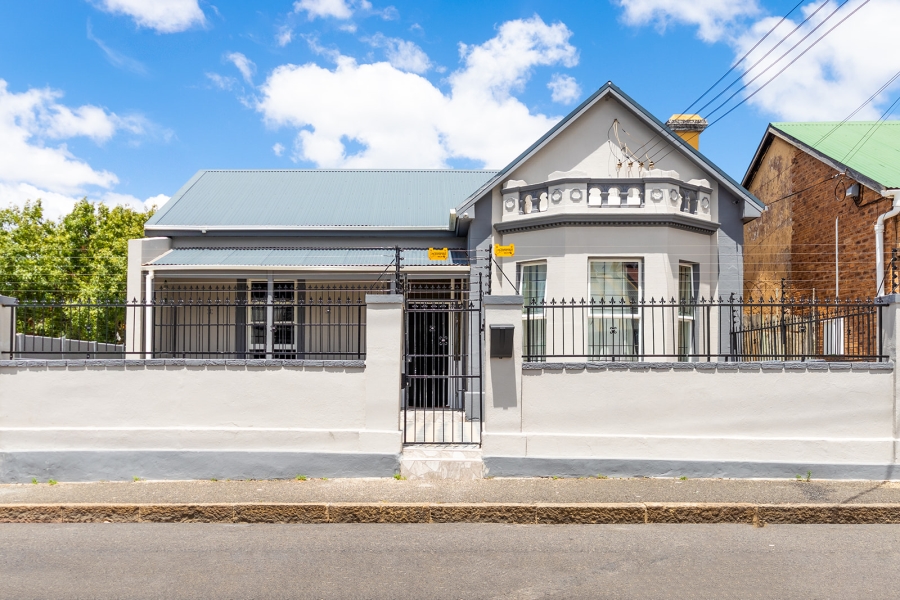 To Let 8 Bedroom Property for Rent in Observatory Western Cape